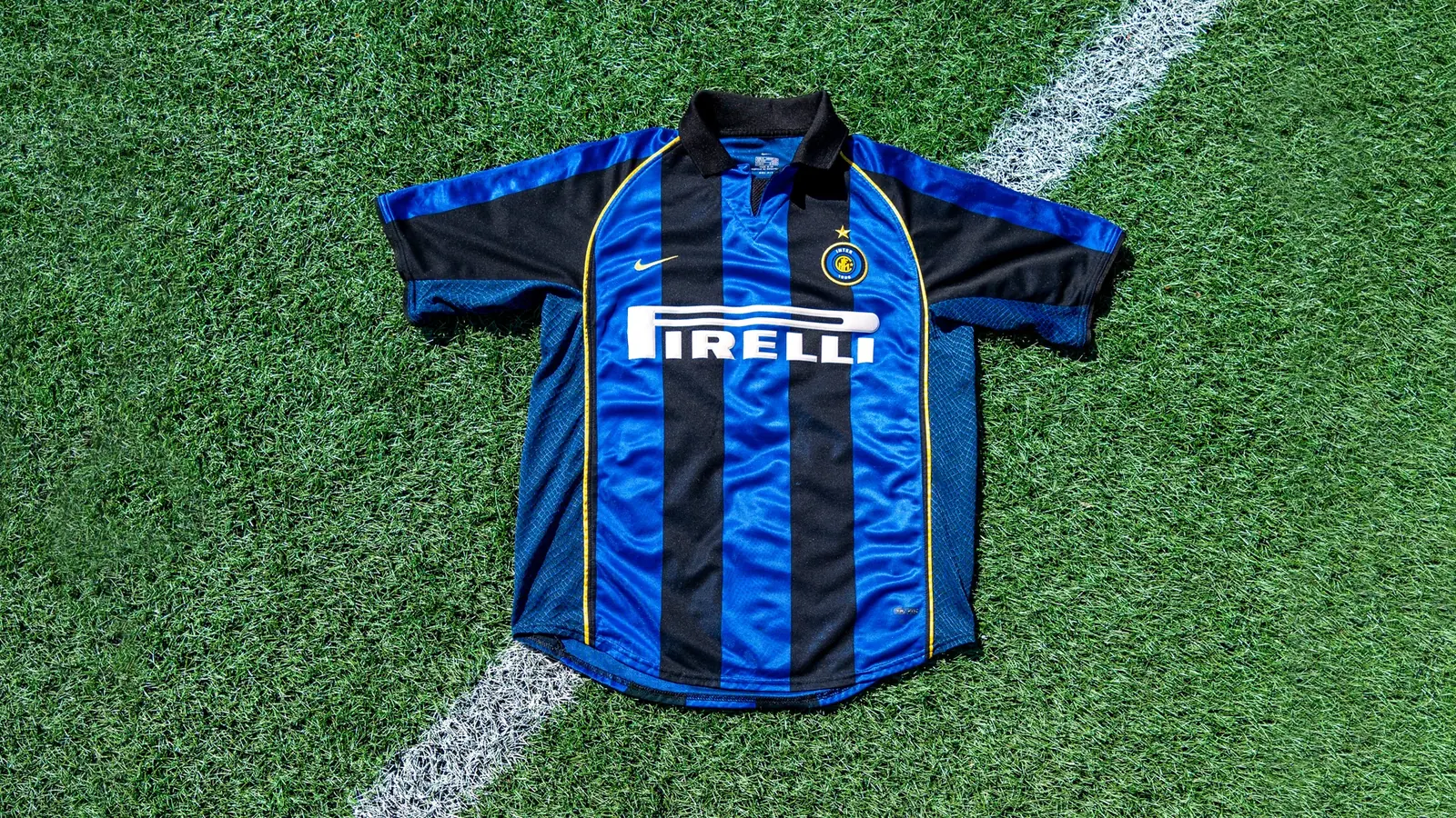santander-vintage-hero-06-camiseta-inter-milan-desktop